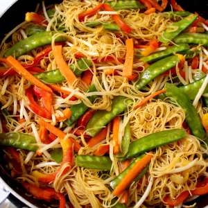 Singaporean Seafood Laksa Noodles